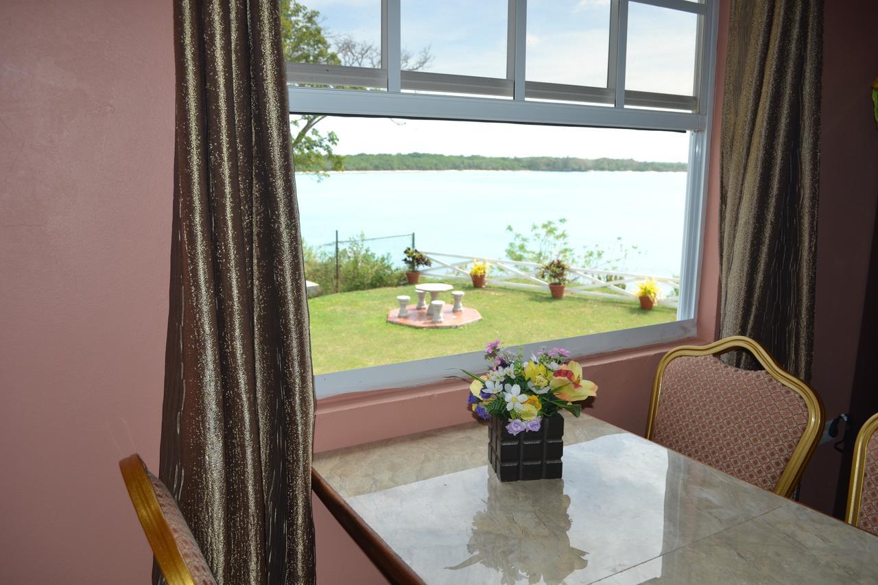 Buccoo Reef View Hotel Eksteriør billede