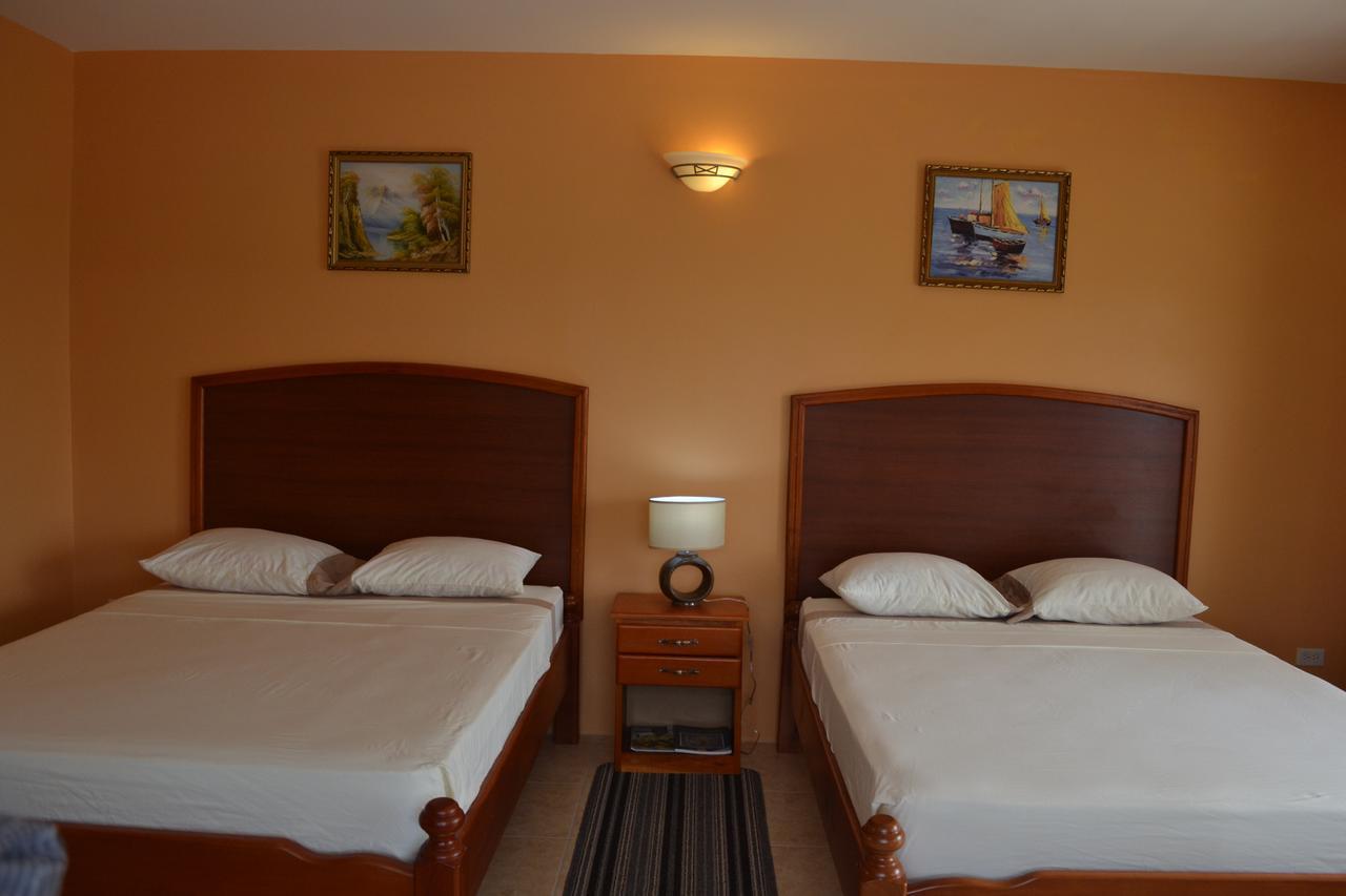 Buccoo Reef View Hotel Eksteriør billede